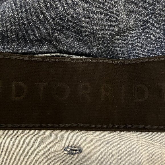 Torrid Women's Jeans Bombshell Skinny Size 26 Blue Dark Wash Super Soft Stretch - Picture 6 of 7